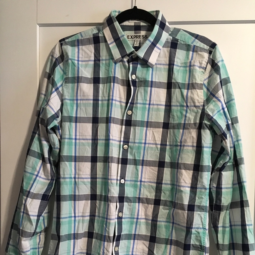 Like new Express men’s dress shirt.
